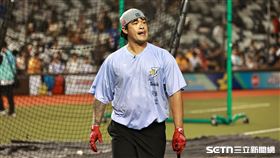 ▲中職36年明星賽賽前練習，台灣隊球員林智勝練打。（圖／記者劉彥池攝影）