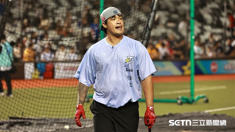 中職36年明星賽賽前練習,台灣隊球員林智勝練打。(圖/記者劉彥池攝影)