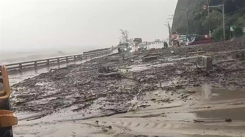 台9線405公里大溪路段土石流噴發。（圖／翻攝宜花東災害通報）