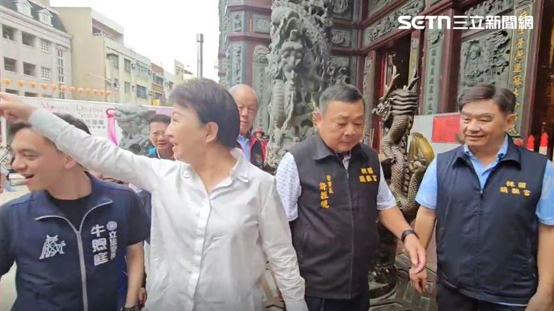 盧秀燕19日被問到為何不反共,指著民眾嗆:「去救災啦」,今(21)日低調回應:上班不談政治。(圖/翻攝畫面)