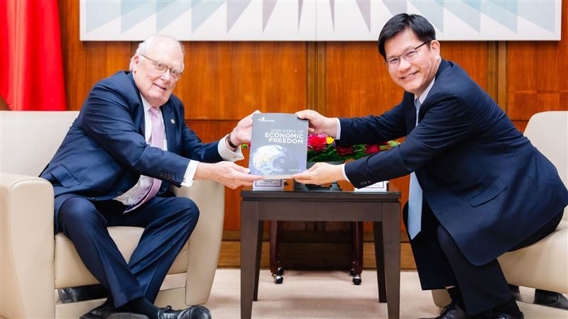 「傳統基金會」創辦人辭世 林佳龍悼念