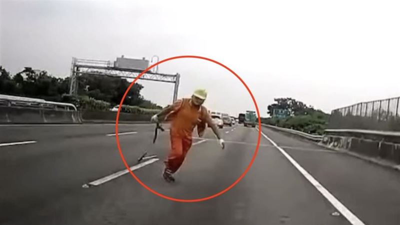 遊覽車司機上國道「打瞌睡」撞飛工程人員