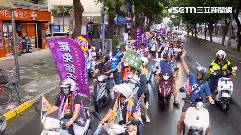 護國大繞境隊伍行經台北市,陣仗相當龐大。(圖/翻攝畫面)