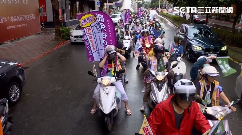 護國大繞境隊伍行經台北市,陣仗相當龐大。(圖/翻攝畫面)