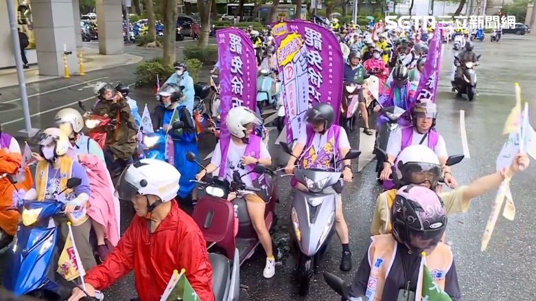 護國大繞境隊伍行經台北市,陣仗相當龐大。(圖/翻攝畫面)
