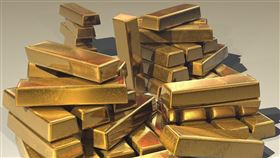 ▲2025年國際金價一度突破每盎司3500美元，引發投資熱議，金價自2024年初以來大漲65%，成為全球避險焦點資產，專家建議黃金不宜重壓，配置比例以不超過投資組合10%為宜。（示意圖／PIXABAY）