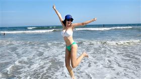 鍾欣怡性感解放泳裝。（圖／翻攝自IG）