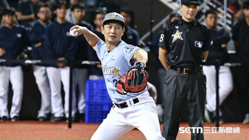 統一獅首席教練高志綱參加「鐵捕封殺王」。(圖/記者劉彥池攝影)