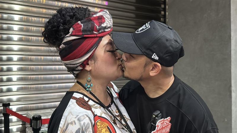 尪遇氣爆送醫　大咖歌后北流外擺攤被拍