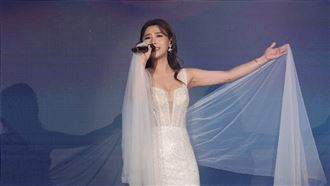 父敗血症病危　本土女星台上「哭曝現況」