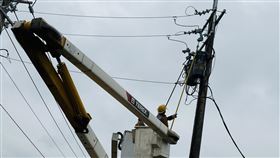 經13天搶修　嘉義地區全數恢復民生供電颱風丹娜絲過境造成嘉義縣市嚴重災損，逾36萬戶停。台電動員日夜搶修，至19日晚間終於完成嘉義縣境內全面復電。（台電提供）中央社記者蔡智明傳真　114年7月19日