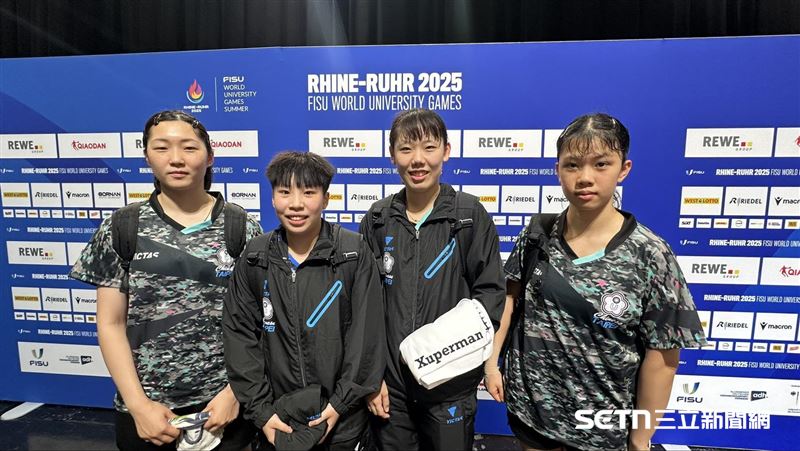 台灣桌球女團左起蔡昀恩、黃愉偼、簡彤娟與鄭樸璿拿下銅牌。（圖／記者蔡厚瑄攝影）