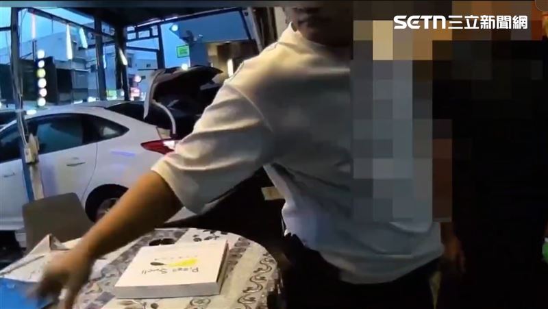 31歲周嫌犯案後手機關機，更換逃亡車輛，以躲避警方追查。（圖／翻攝畫面）