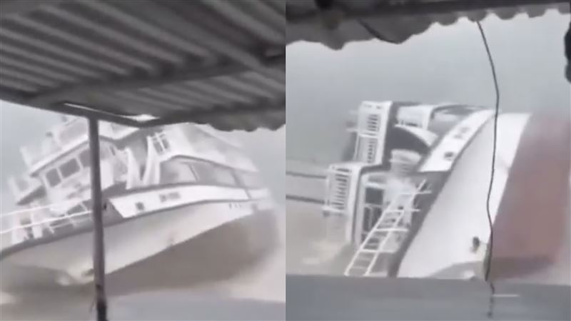 男子分享翻船經過,原本天氣晴朗突然變天,一個巨浪襲來整艘船直接翻掉。(圖/翻攝自X平台)