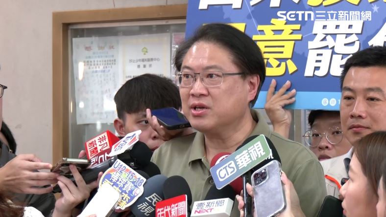 林右昌赴汐止金龍市場掃街前受訪。(圖/翻攝畫面)