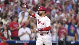 ▲舒瓦伯（Kyle Schwarber）炸裂逆轉滿貫砲。（圖／美聯社／達志影像）