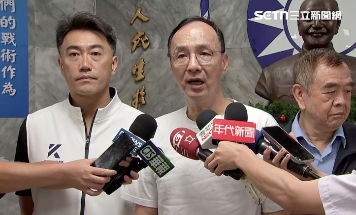 國民黨反罷成功，朱立倫（中）階段性任務已完成，決定不再爭取連任。（圖／翻攝畫面）
