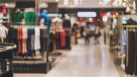 吳姓女子擔任櫃姐24年，退休金竟為0。（示意圖，非當事公司／pexels）