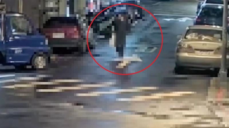 吳男不滿遭解雇,涉嫌縱火被警逮送辦。(圖/翻攝畫面)