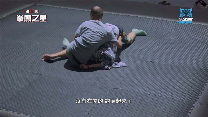 2人激戰。（圖／翻攝自拳願YouTube）