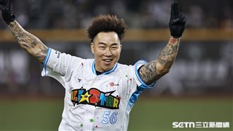 炸裂王建民！　郭泓志拿「龍仔」球棒開轟