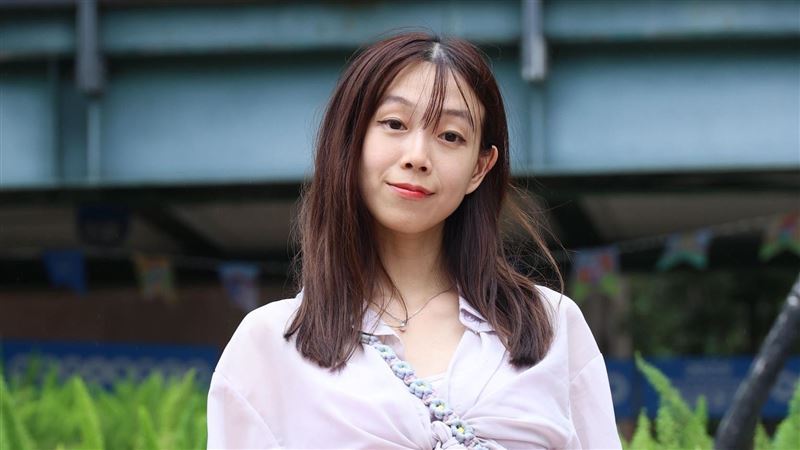 簡簡19日首度受訪談鄧佳華。（圖／記者鄭孟晃攝影）