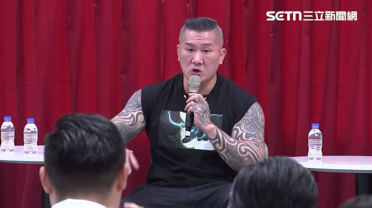 館長陳之漢表示「我敢保證開打兩分鐘後中華民國投降」。（圖／翻攝畫面）
