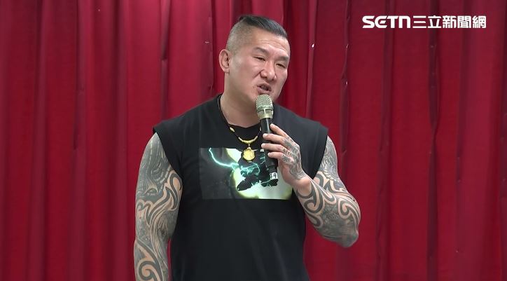 陳之漢到國民黨中央出席「青年不缺席！國民黨全國青年沙龍重磅登場，百名青年齊聚中央黨部發聲」活動。（圖／翻攝畫面）