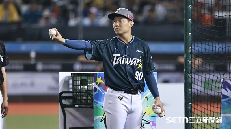 中信兄弟江坤宇成為餵球勝利保證。（圖／記者劉彥池攝影）