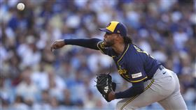 ▲釀酒人培若塔（Freddy Peralta）奪第12勝成為大聯盟勝投王。（圖／美聯社／達志影像）