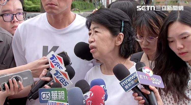陳佩琪出席「民主起義！反罷要贏 台灣要贏」活動前受訪稱反對惡罷。（圖／翻攝畫面）