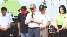 曹興誠、吳思瑤、吳沛憶等人率眾為沈伯洋母親默哀（圖／翻攝畫面）