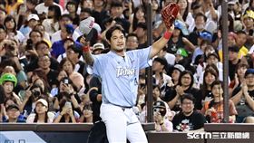 ▲中職36年明星賽，台灣隊游擊手林智勝被換下場。（圖／記者劉彥池攝影）