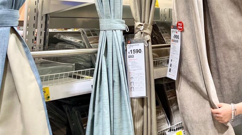 夏季室內物理降溫方式，除了遮光窗簾、隔熱塗料外，「液態隔熱紙」是不少人的新選擇。（圖／特力屋提供）