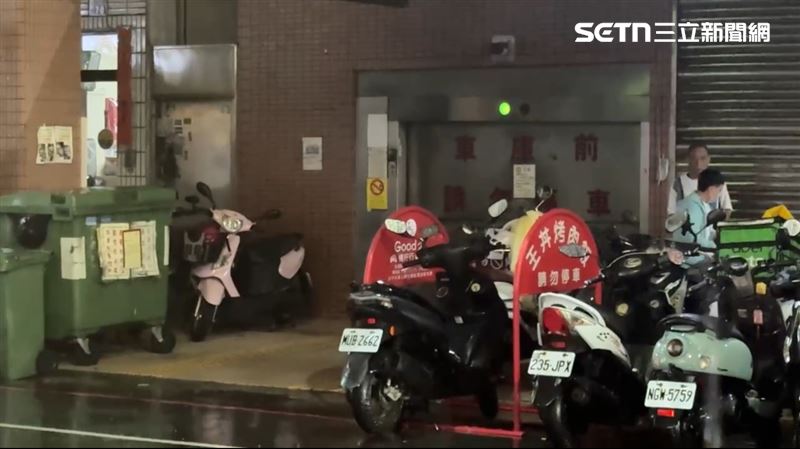 發生意外的機械車庫遭到封鎖。（圖／翻攝畫面）