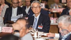 新光金創辦人吳東進剛結束新光三越爭奪戰，本週又面臨爭分產官司。