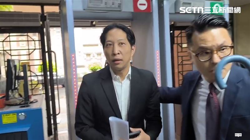 胡亦嘉對女檢比中指…曝原因:百次都不夠