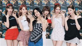 LE SSERAFIM與蔡依林合照（圖／翻攝自微博）