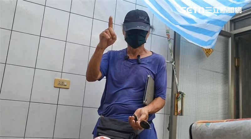 颱風丹娜絲摧毀陳男家屋頂,「江尾」收了19萬說要修繕卻人間蒸發。(圖/翻攝畫面)