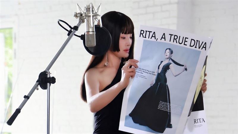 美魔女歌手出意外　眼球血管破裂畫面驚悚