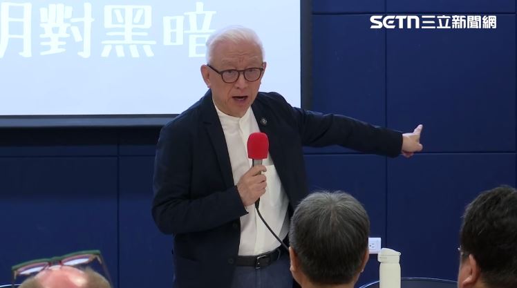 曹興誠率罷團召開「善惡對決．掃除黑暗&mdash;&mdash;726全民罷免護台灣」記者會。（圖／翻攝畫面）