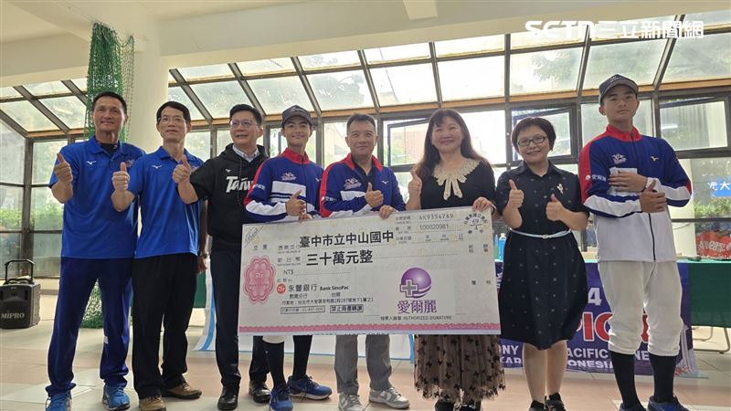 2支球隊遠征美國須380萬經費，金額一度短缺90萬，幸好有企業捐款救急。（圖／記者吳泊萱攝影）