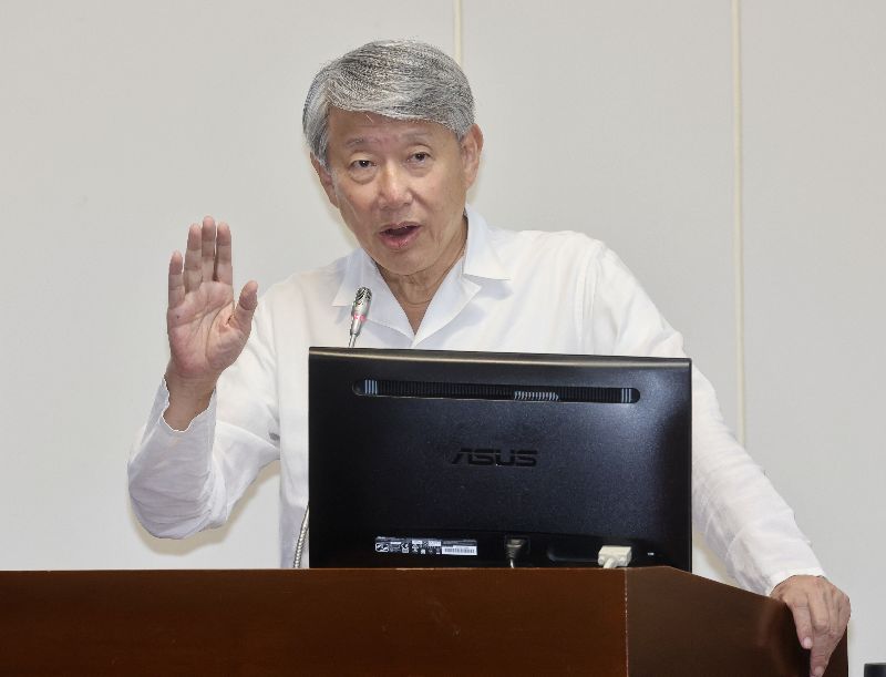 郭智輝不滿中國搶世大運賀電。(圖/中央社)