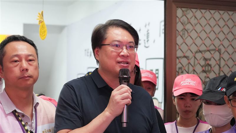 白委罵總統三字經、小草砸蛋　林右昌發聲