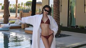 Jennie的比基尼全球唯一只有一件。（圖／翻攝自2000.atelier IG）