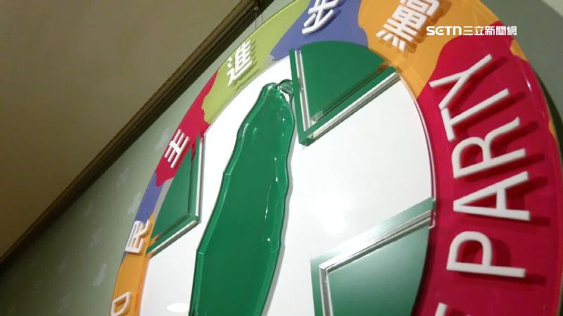 空戰齊發！藍綠、罷團釋影片催7/26投票