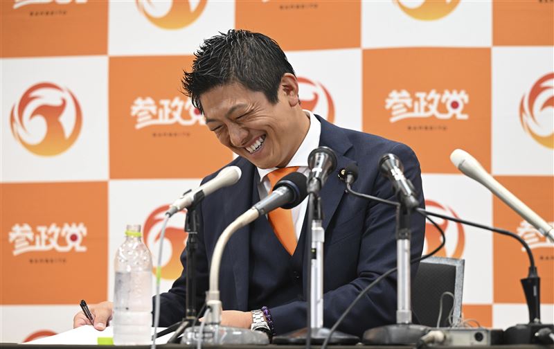 「參政黨」黨魁神谷宗幣對席次成長至原先預期三倍的結果感到滿意。（圖／美聯社／達志影像）