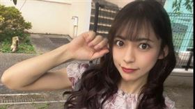日本前高中女老師尋井海，擁有「小隻馬」身材與一雙水汪汪大眼，外型甜美可人。（圖／翻攝自X@_hiroiumi）