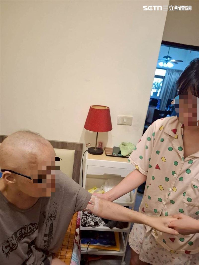 不是超人卻成支柱！16歲的高一少女為癌母守弟顧家父不捨，勇氣震撼全網。她不被貧窮打敗！（圖／《愛的延續公益協會》提供）