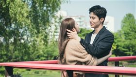 ▲「雙李長腿CP」李棟旭、李聖經合作黑幫浪漫喜劇。（圖／Disney+提供） 